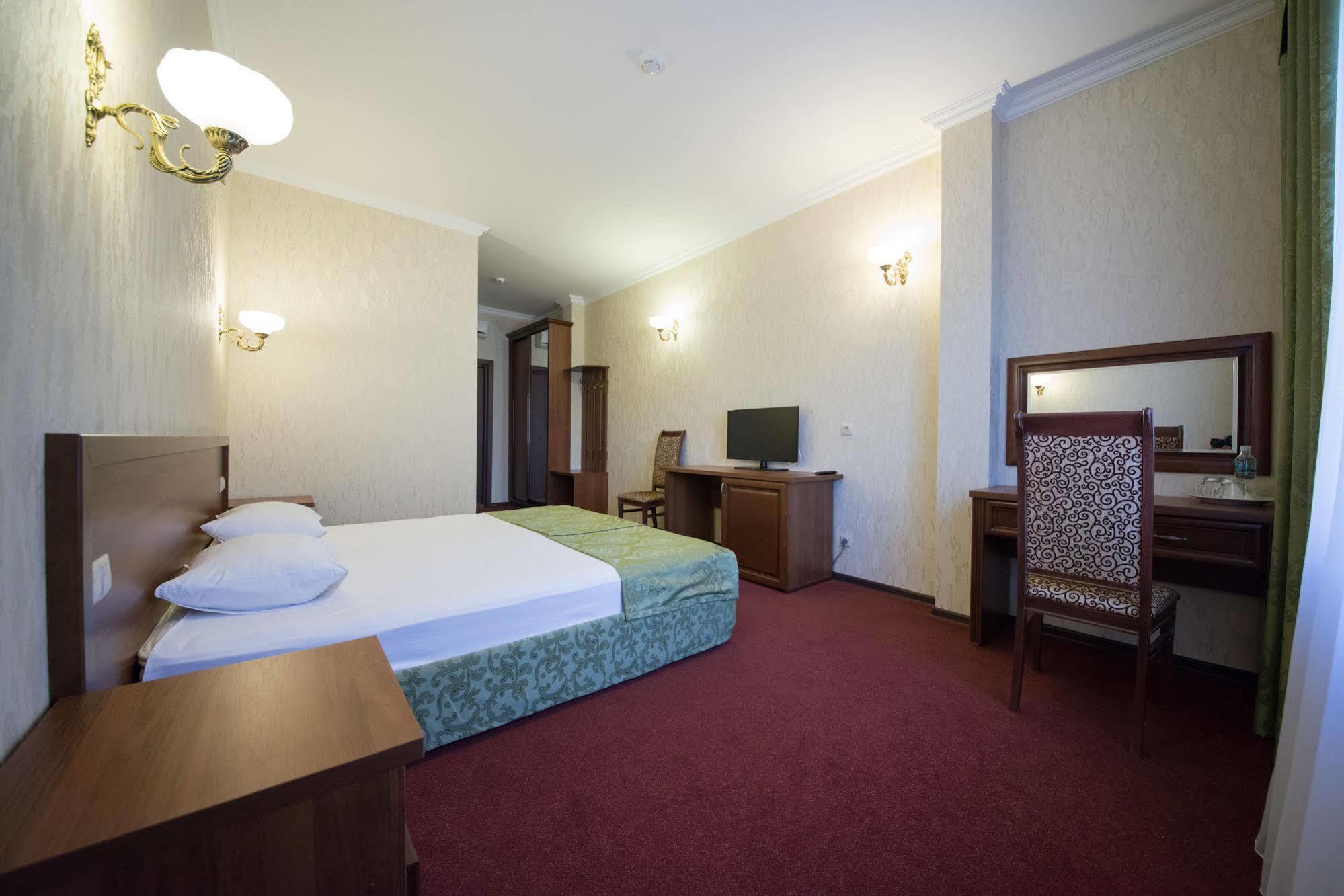 Avrora Hotel Krasnodar Eksteriør billede